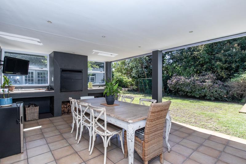 4 Bedroom Property for Sale in Constantia Western Cape